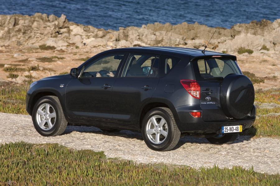  Toyota RAV4 2005 года  (фото 104 из 172)